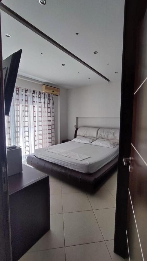 Vlorë Lolu Apartment Plus Privat Parking מראה חיצוני תמונה