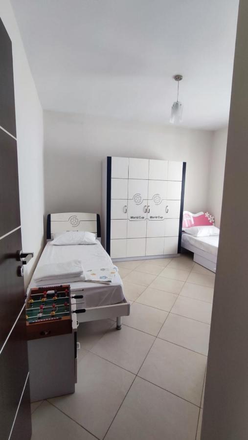 Vlorë Lolu Apartment Plus Privat Parking מראה חיצוני תמונה