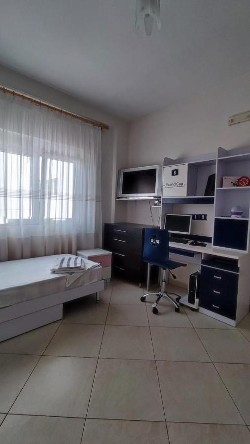 Vlorë Lolu Apartment Plus Privat Parking מראה חיצוני תמונה